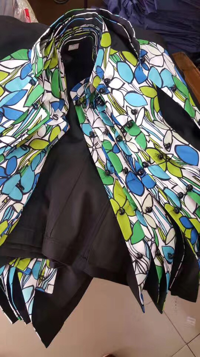 待包裝的服務員工服