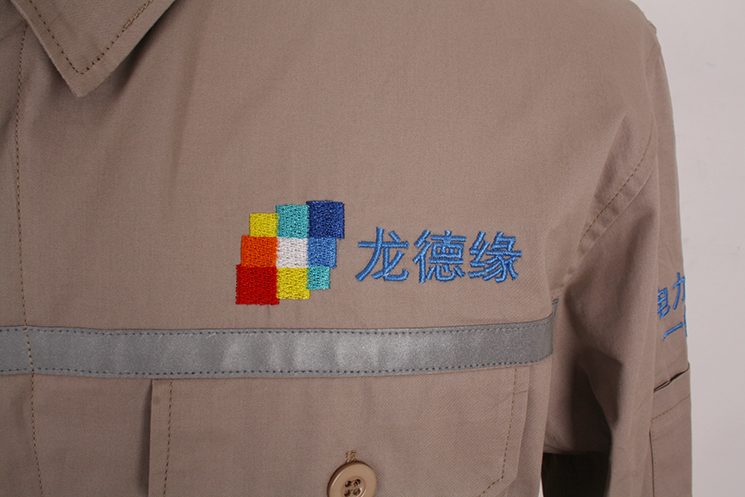 左前胸LOGO標