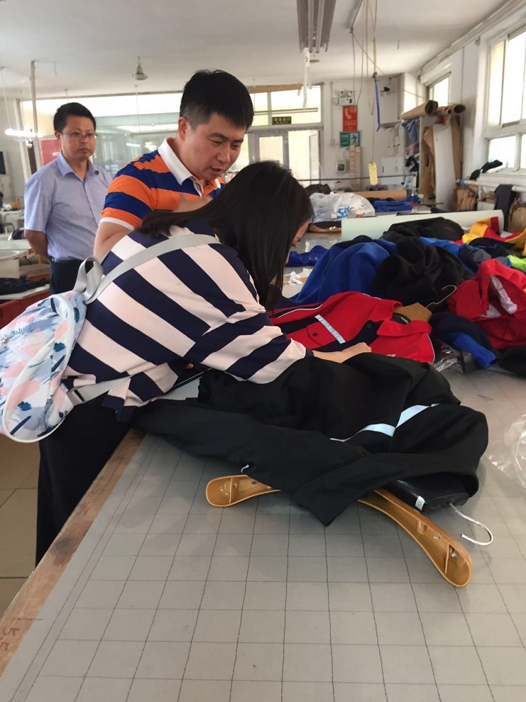 親自試四合扣的開合