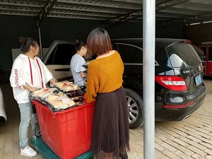 開始裝車