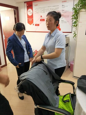 凱利恒試西服款式