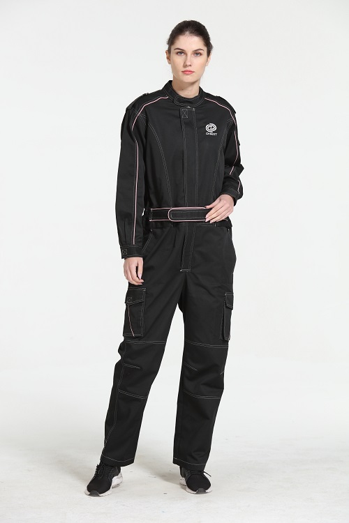 工服美為當(dāng)然愛車定做的連體服款式