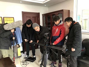 設備準備調試中